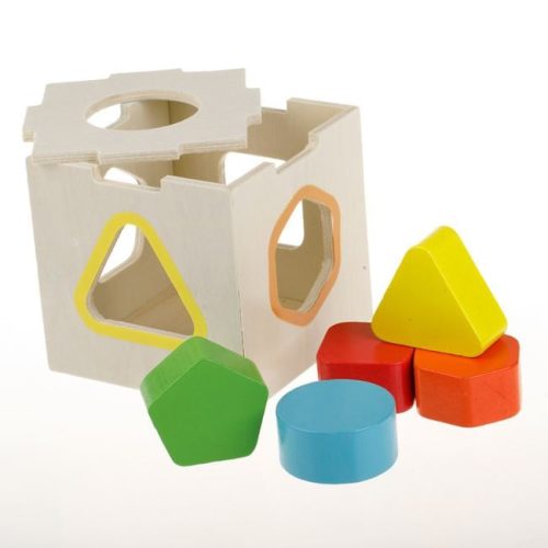 Színes Formaillesztő Fa Kocka Babáknak 9x9x9cm
