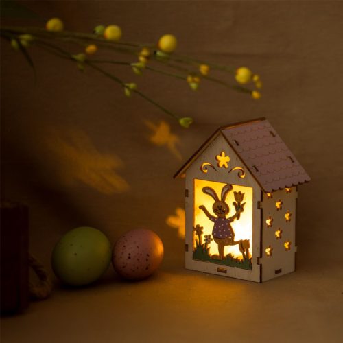 Húsvéti Dekoratív Faházikó Nyuszikkal és 3 LED-del, 13,5x4x15 cm
