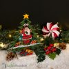 Díszes karácsonyfa mikulással dekorálva - 22cm
