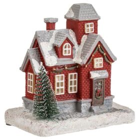   Karácsonyi Jelenet – Piros Ház Zöld Fenyővel & LED Fényekkel 10×7×11cm