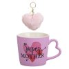 „Super Mother” New Bone porcelán bögre matt rózsaszín színben, szív alakú füllel és pomponos kulcstartóval, 400ml