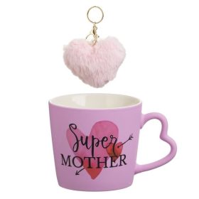   „Super Mother” New Bone porcelán bögre matt rózsaszín színben, szív alakú füllel és pomponos kulcstartóval, 400ml
