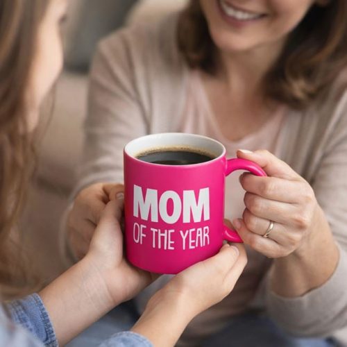 Neon fukszia kerámia bögre „Mom of the Year” felirattal, 340ml