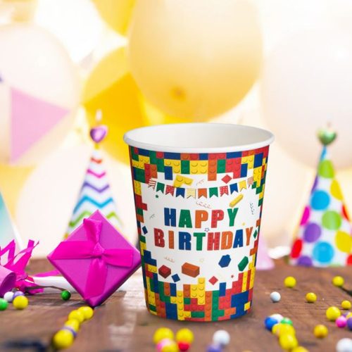 Fehér Papír Partipoharak Színes Téglamintával – „Happy Birthday” 240 ml – 10 db